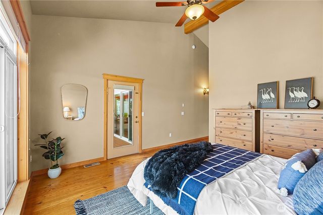 7530 E Grapeview Loop Road, Allyn, WA 98524