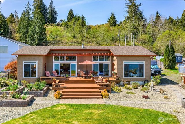 7530 E Grapeview Loop Road, Allyn, WA 98524