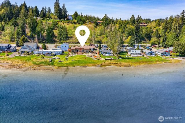 7530 E Grapeview Loop Road, Allyn, WA 98524