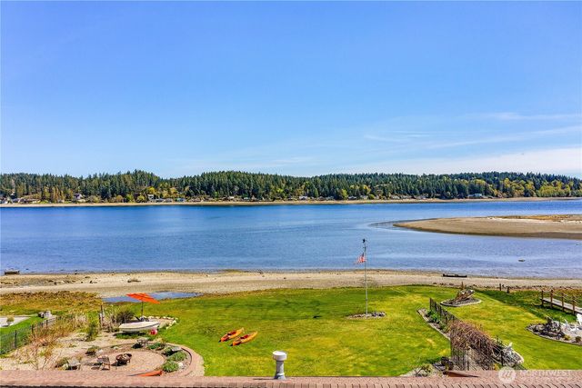 7530 E Grapeview Loop Road, Allyn, WA 98524