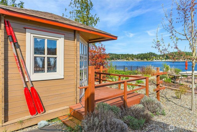 7530 E Grapeview Loop Road, Allyn, WA 98524