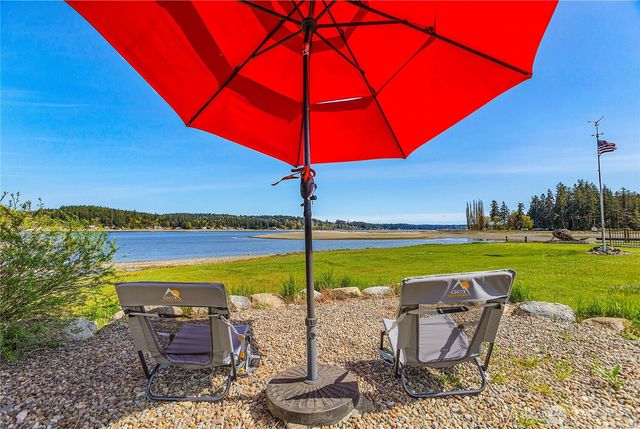 7530 E Grapeview Loop Road, Allyn, WA 98524
