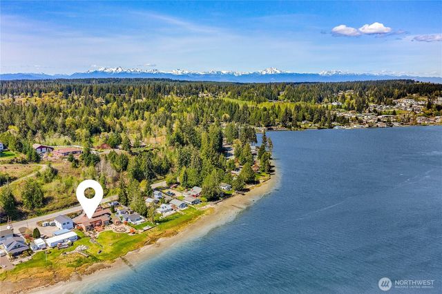 7530 E Grapeview Loop Road, Allyn, WA 98524