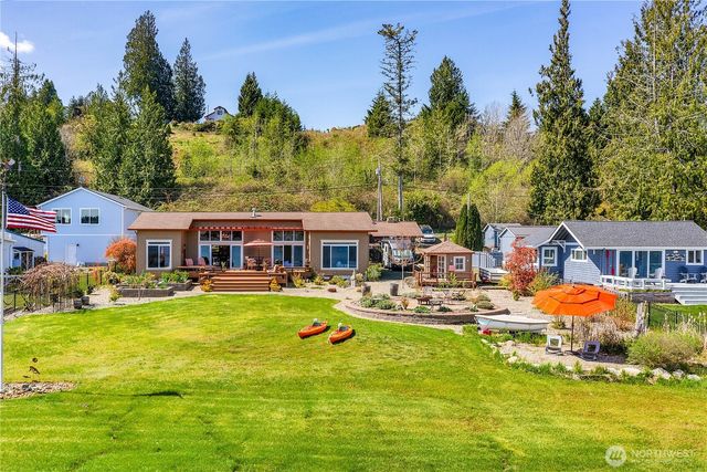7530 E Grapeview Loop Road, Allyn, WA 98524