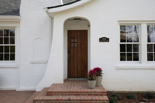 1705 Green Hills Dr, Nashville, TN 37215