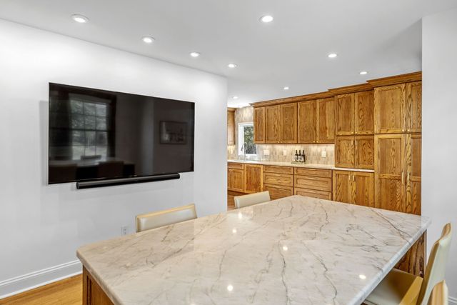 1705 Green Hills Dr, Nashville, TN 37215