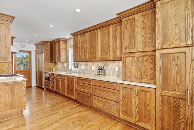 1705 Green Hills Dr, Nashville, TN 37215