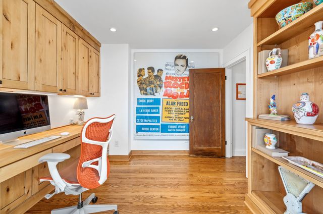 1705 Green Hills Dr, Nashville, TN 37215