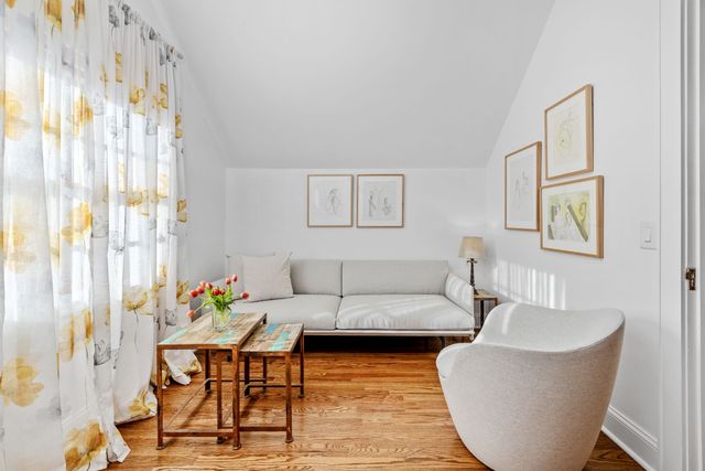 1705 Green Hills Dr, Nashville, TN 37215