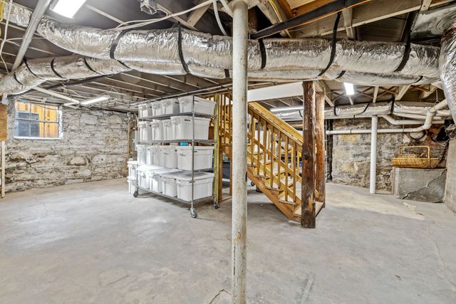 1705 Green Hills Dr, Nashville, TN 37215