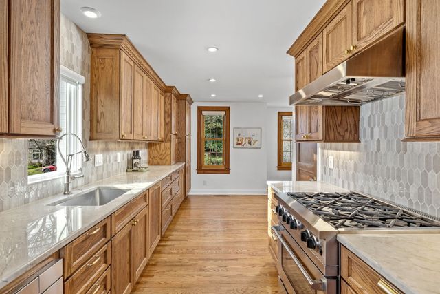 1705 Green Hills Dr, Nashville, TN 37215