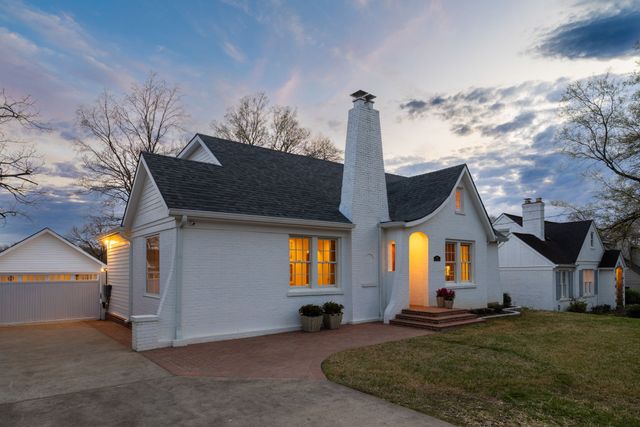 1705 Green Hills Dr, Nashville, TN 37215