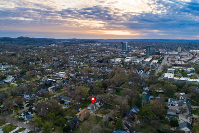 1705 Green Hills Dr, Nashville, TN 37215