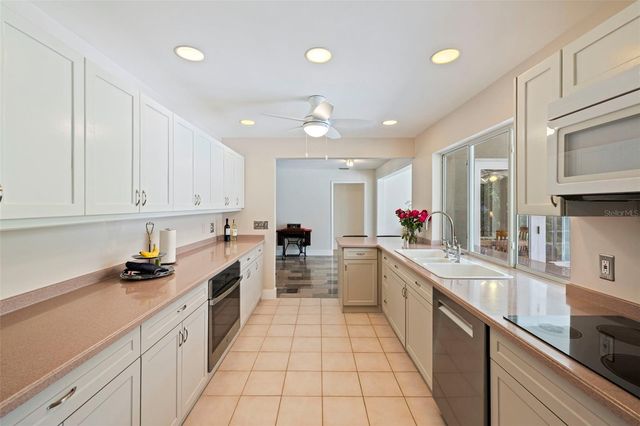 120 59TH AVENUE S, St Petersburg, FL 33705
