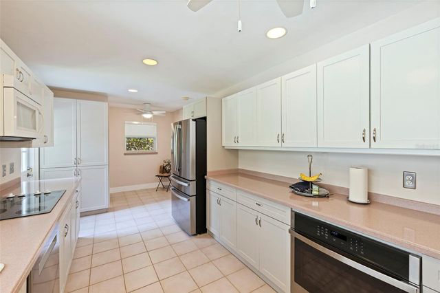 120 59TH AVENUE S, St Petersburg, FL 33705