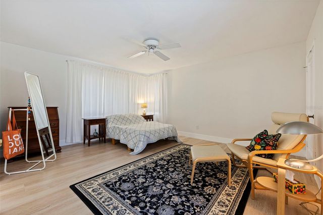 120 59TH AVENUE S, St Petersburg, FL 33705