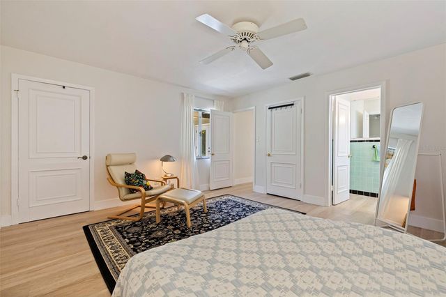 120 59TH AVENUE S, St Petersburg, FL 33705