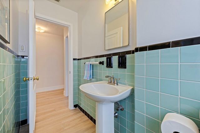 120 59TH AVENUE S, St Petersburg, FL 33705