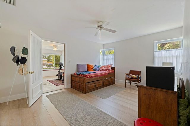 120 59TH AVENUE S, St Petersburg, FL 33705