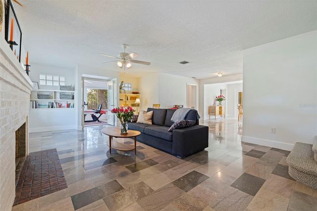 120 59TH AVENUE S, St Petersburg, FL 33705