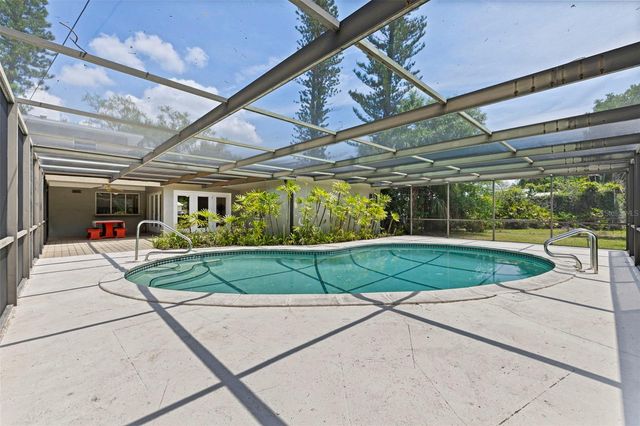 120 59TH AVENUE S, St Petersburg, FL 33705