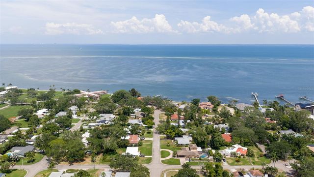 120 59TH AVENUE S, St Petersburg, FL 33705