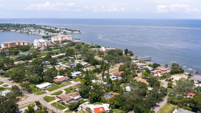 120 59TH AVENUE S, St Petersburg, FL 33705