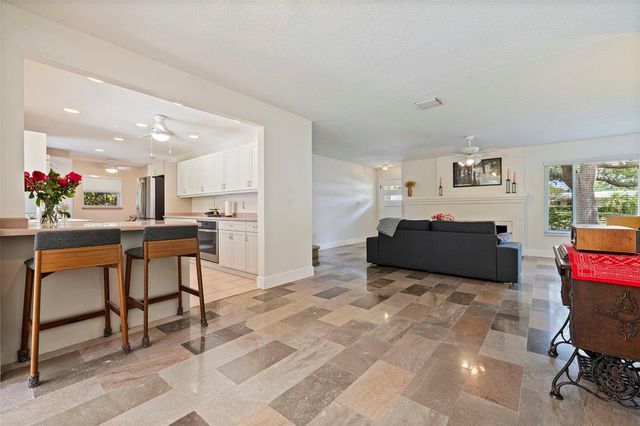 120 59TH AVENUE S, St Petersburg, FL 33705