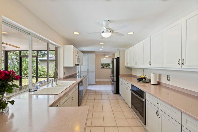 120 59TH AVENUE S, St Petersburg, FL 33705