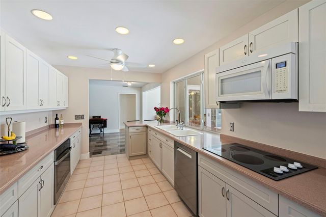 120 59TH AVENUE S, St Petersburg, FL 33705