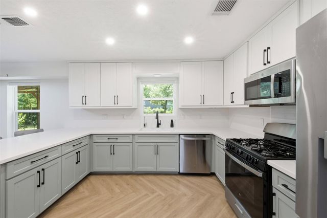 710 Glen Haven Drive, Conroe, TX 77385