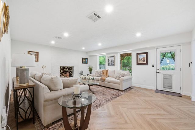 710 Glen Haven Drive, Conroe, TX 77385