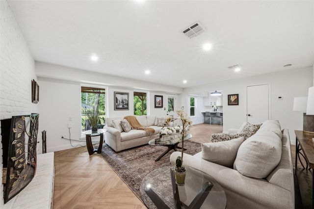 710 Glen Haven Drive, Conroe, TX 77385