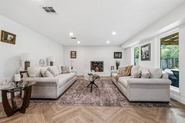 710 Glen Haven Drive, Conroe, TX 77385