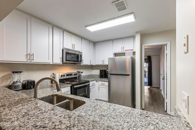 4955 N KNIGHTSBRIDGE Circle N, Jacksonville, FL 32244