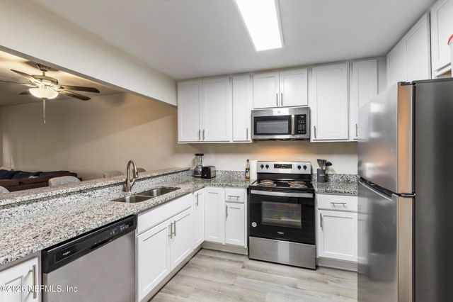 4955 N KNIGHTSBRIDGE Circle N, Jacksonville, FL 32244