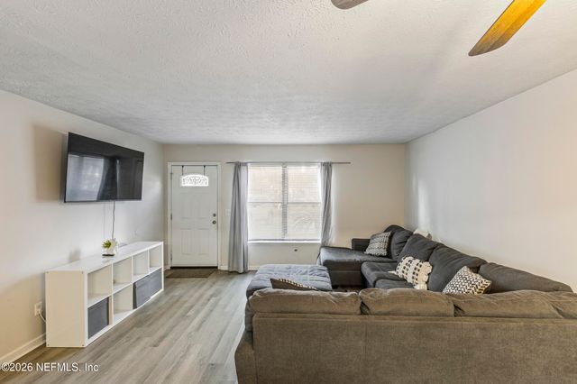 4955 N KNIGHTSBRIDGE Circle N, Jacksonville, FL 32244