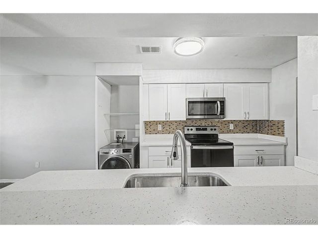 1182 S Eagle Cir B, Aurora, CO 80012