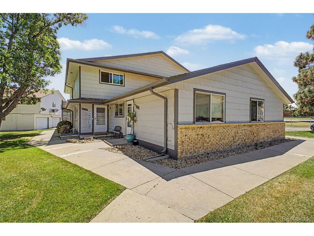 1182 S Eagle Cir B, Aurora, CO 80012