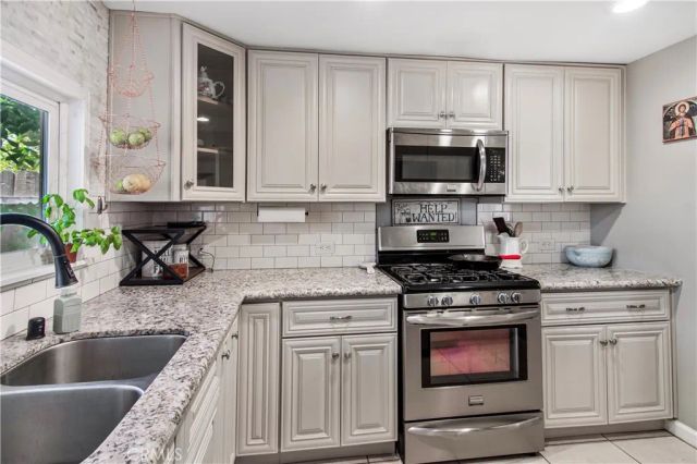742 Sherwood, Redlands, CA 92373
