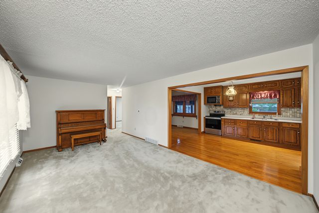 114 3rd Street NE, Bondurant, IA 50035