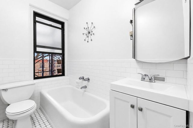 850 Saint Marks Avenue 4, Brooklyn, NY 11213
