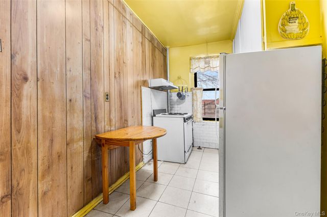 850 Saint Marks Avenue 4, Brooklyn, NY 11213
