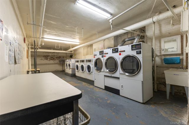 850 Saint Marks Avenue 4, Brooklyn, NY 11213