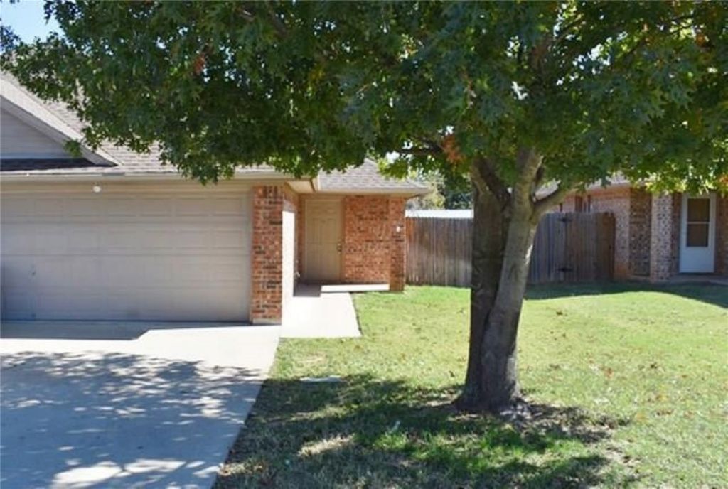 752 Stribling Circle, Azle, TX 76020