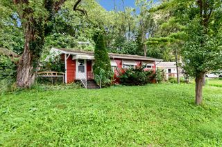 5715 Fox Lake Road, Mchenry, IL 60051