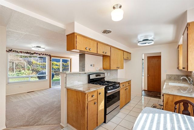 9311 Westmont Place SW, Lakewood, WA 98498