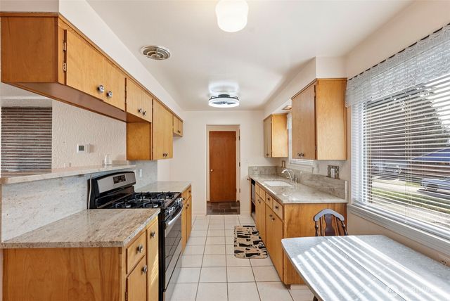 9311 Westmont Place SW, Lakewood, WA 98498