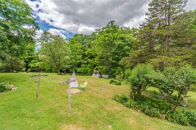 1633 Salt Point Turnpike, Pleasant Valley, NY 12569