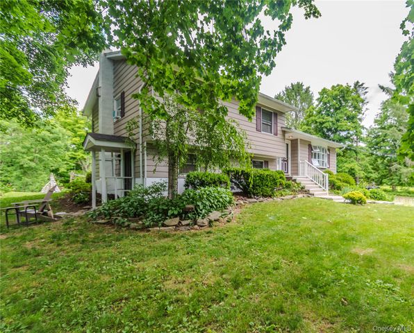 1633 Salt Point Turnpike, Pleasant Valley, NY 12569